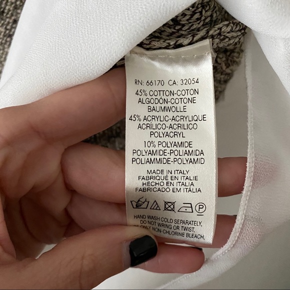 Moth | Short Sleeve Sweater with Skirted Bottom - Picture 4 of 5